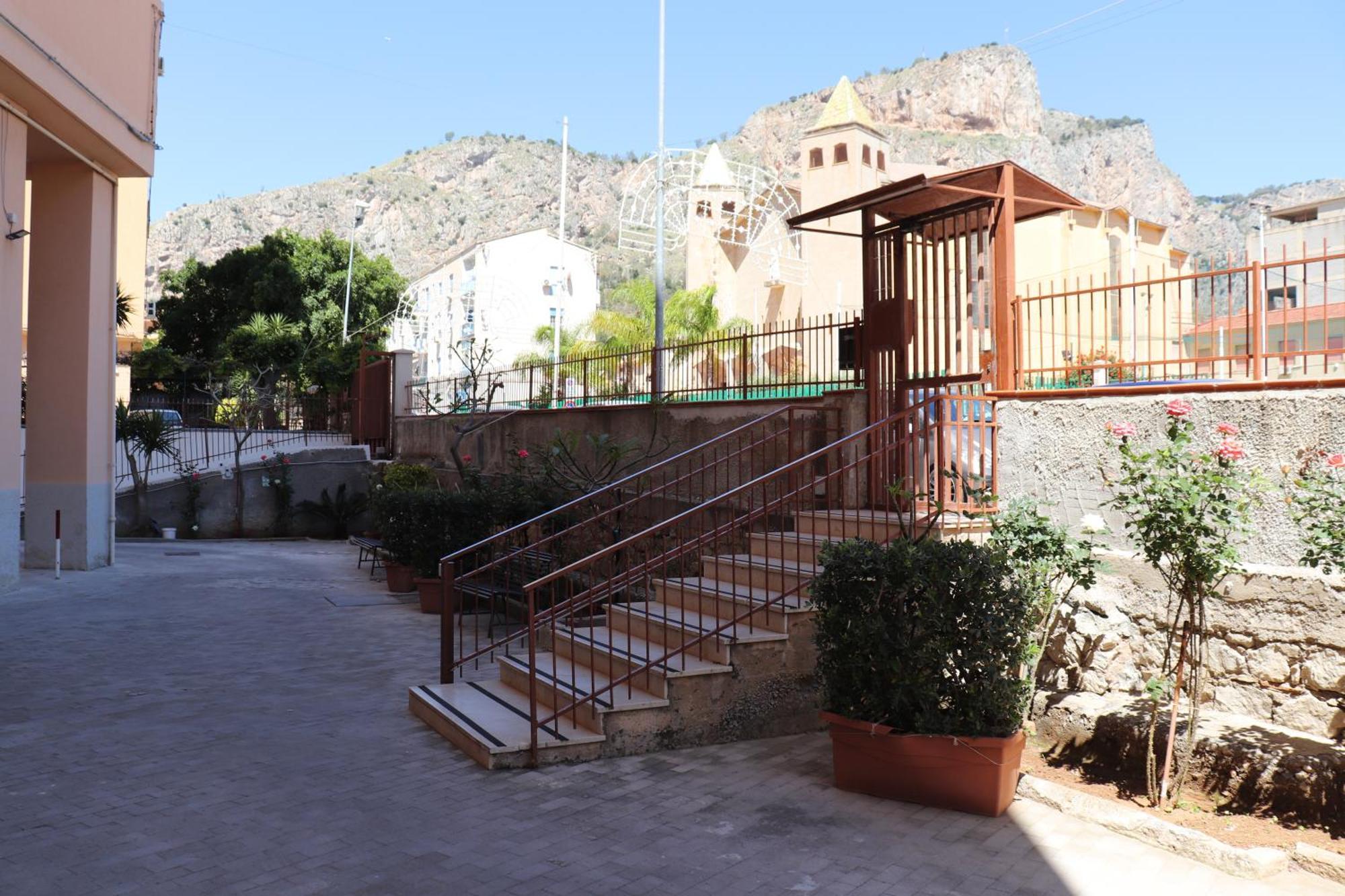 Rineddahouse Arenella - Vista Mare Panoramica A Palermo Con Parcheggio Privato Διαμέρισμα Εξωτερικό φωτογραφία